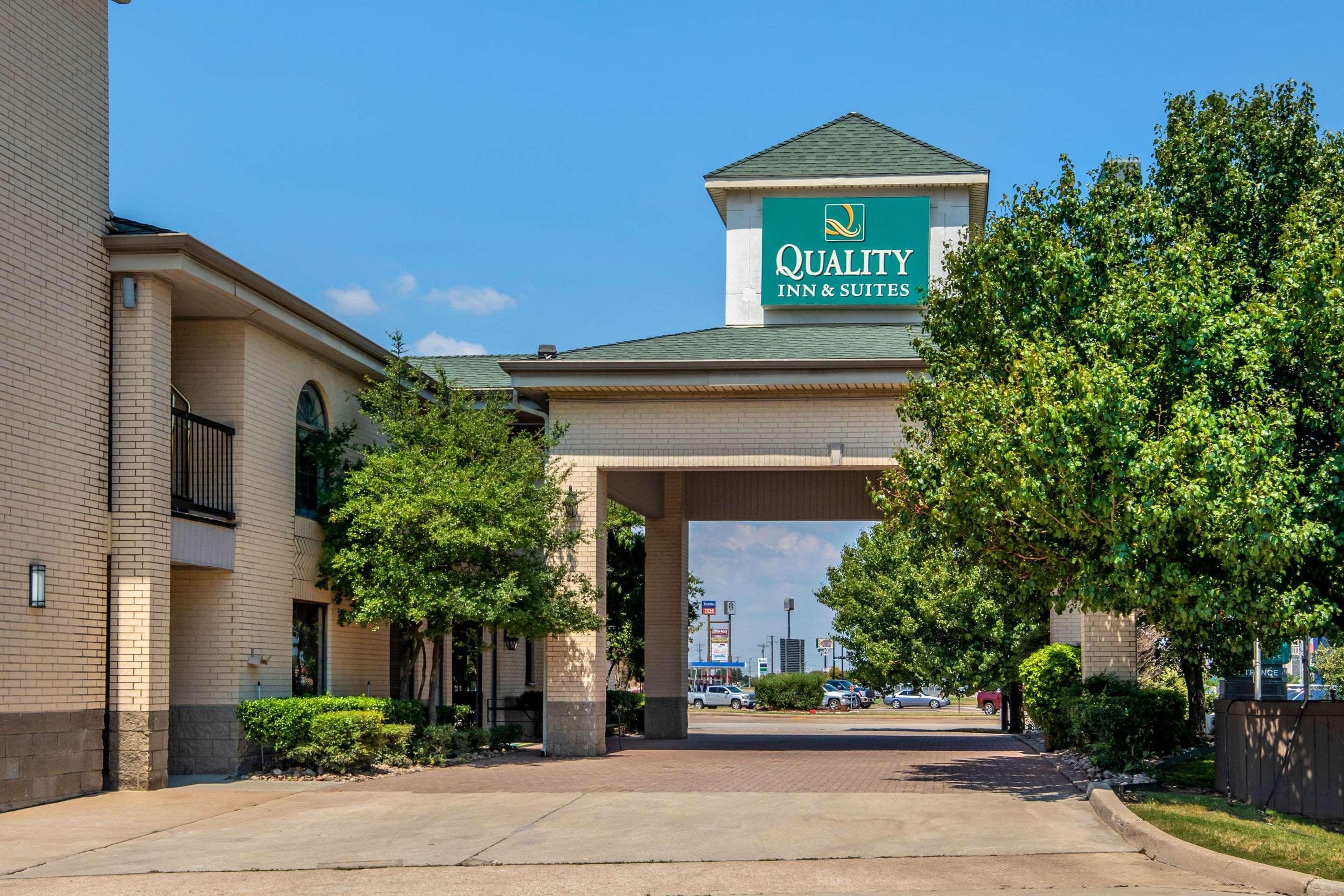 Quality Inn & Suites Weatherford Exteriör bild
