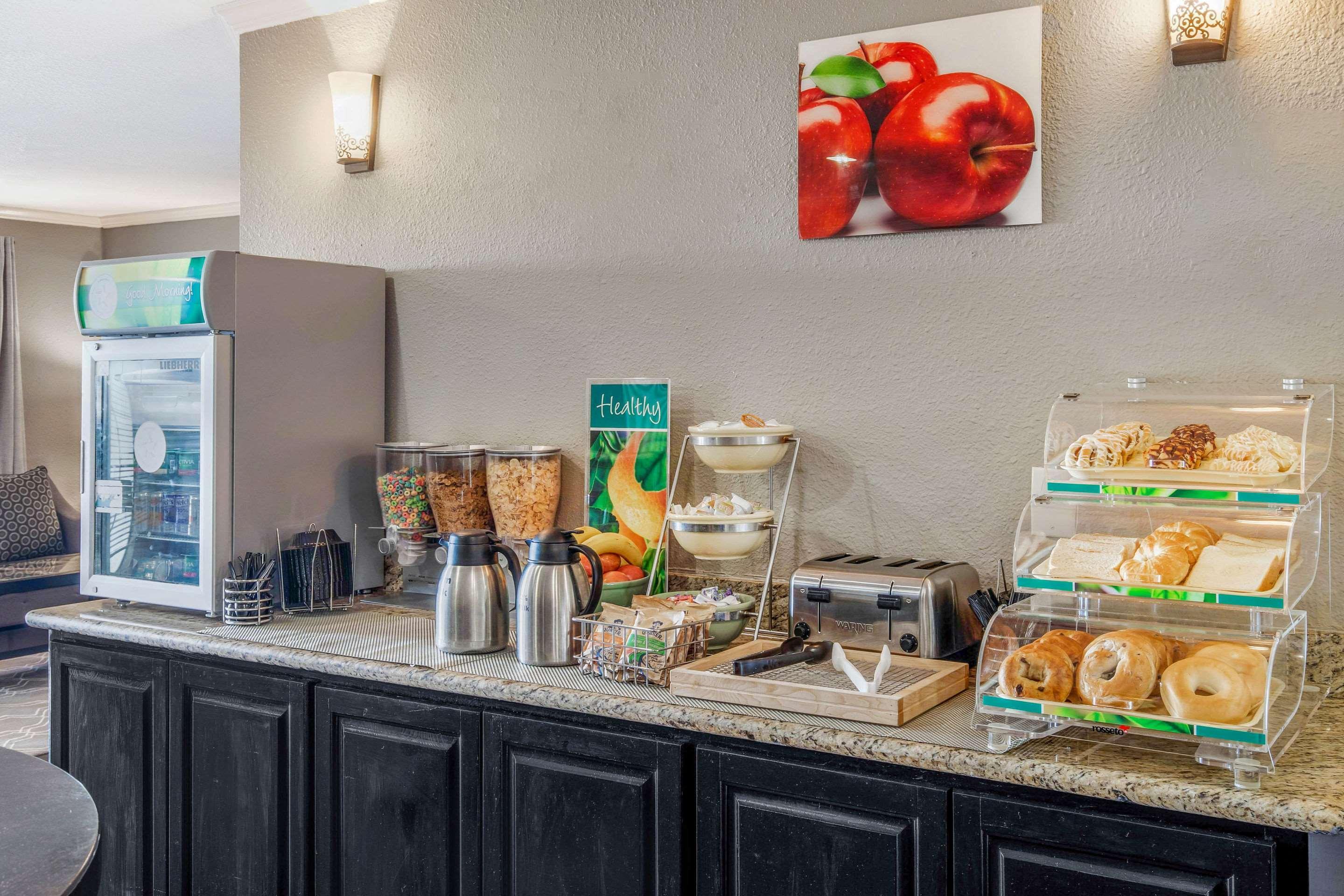 Quality Inn & Suites Weatherford Exteriör bild