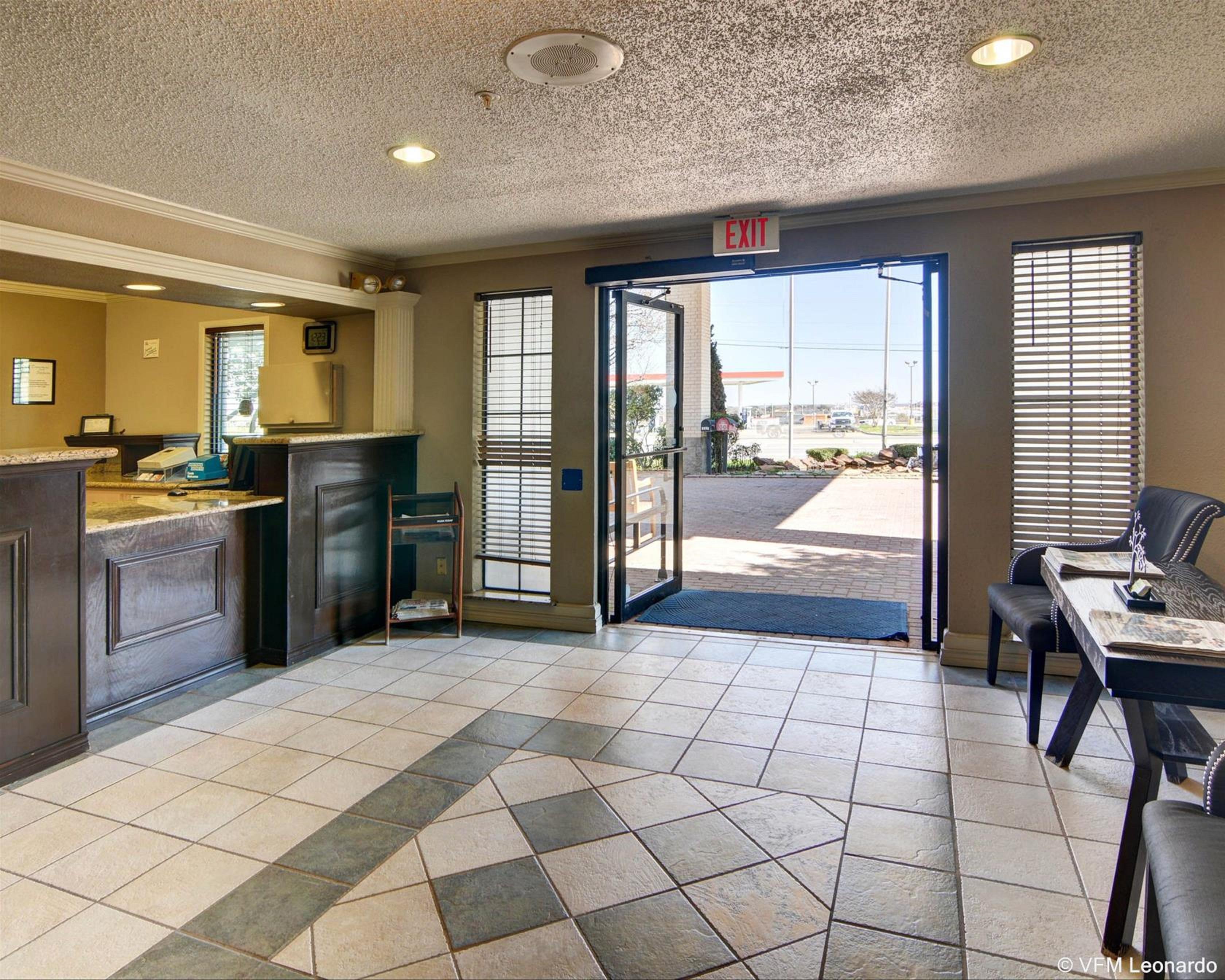 Quality Inn & Suites Weatherford Exteriör bild