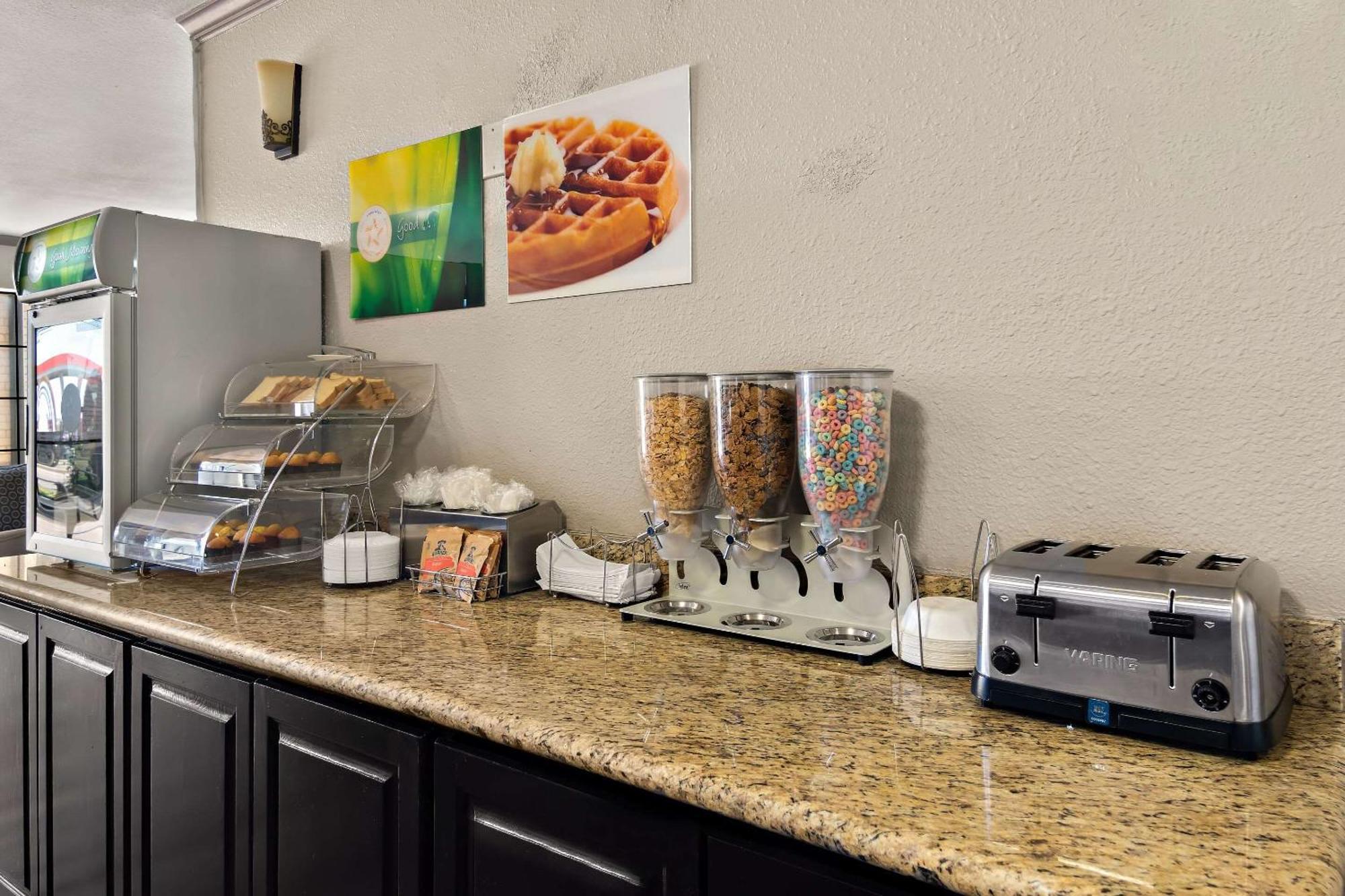 Quality Inn & Suites Weatherford Exteriör bild