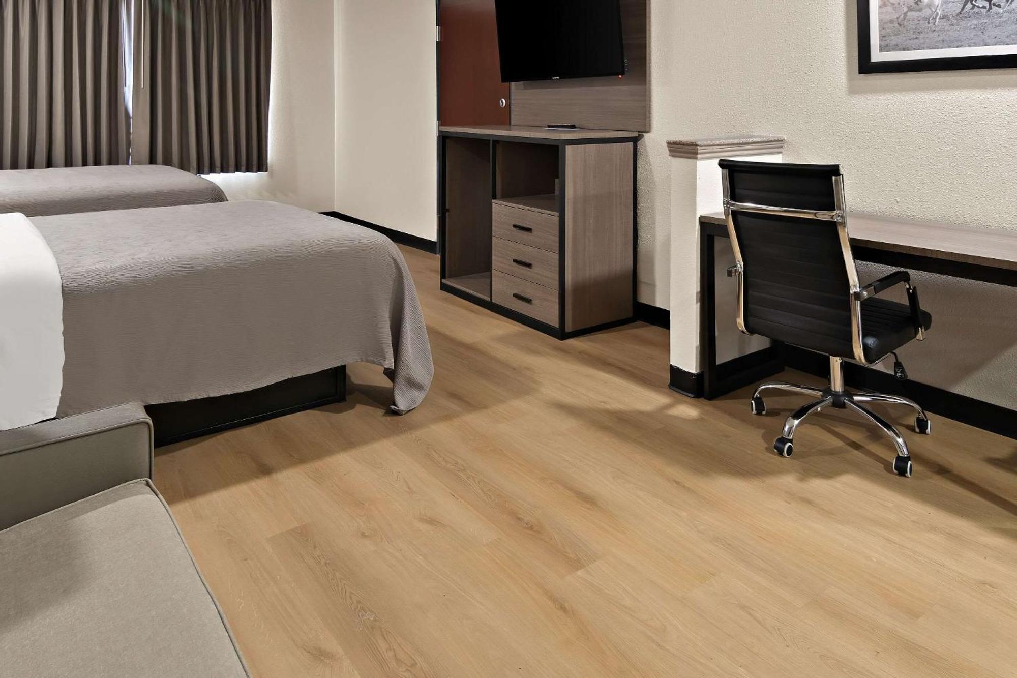 Quality Inn & Suites Weatherford Exteriör bild