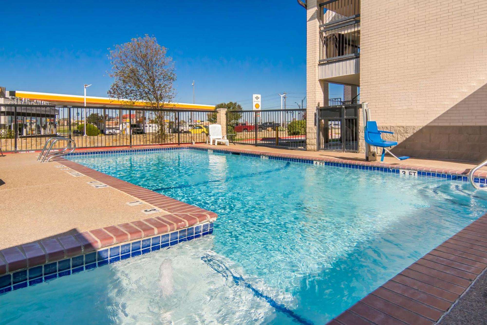 Quality Inn & Suites Weatherford Exteriör bild