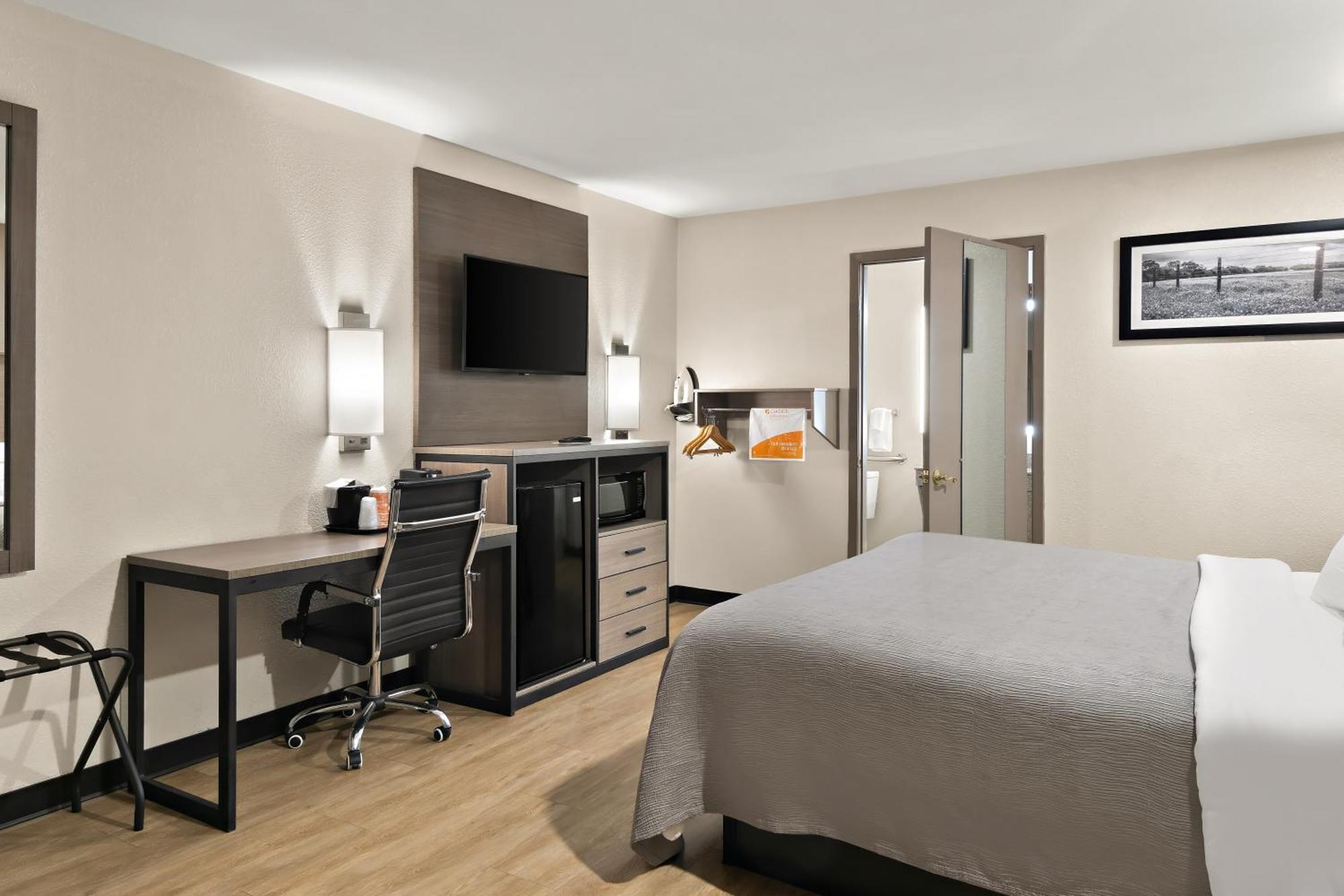 Quality Inn & Suites Weatherford Exteriör bild