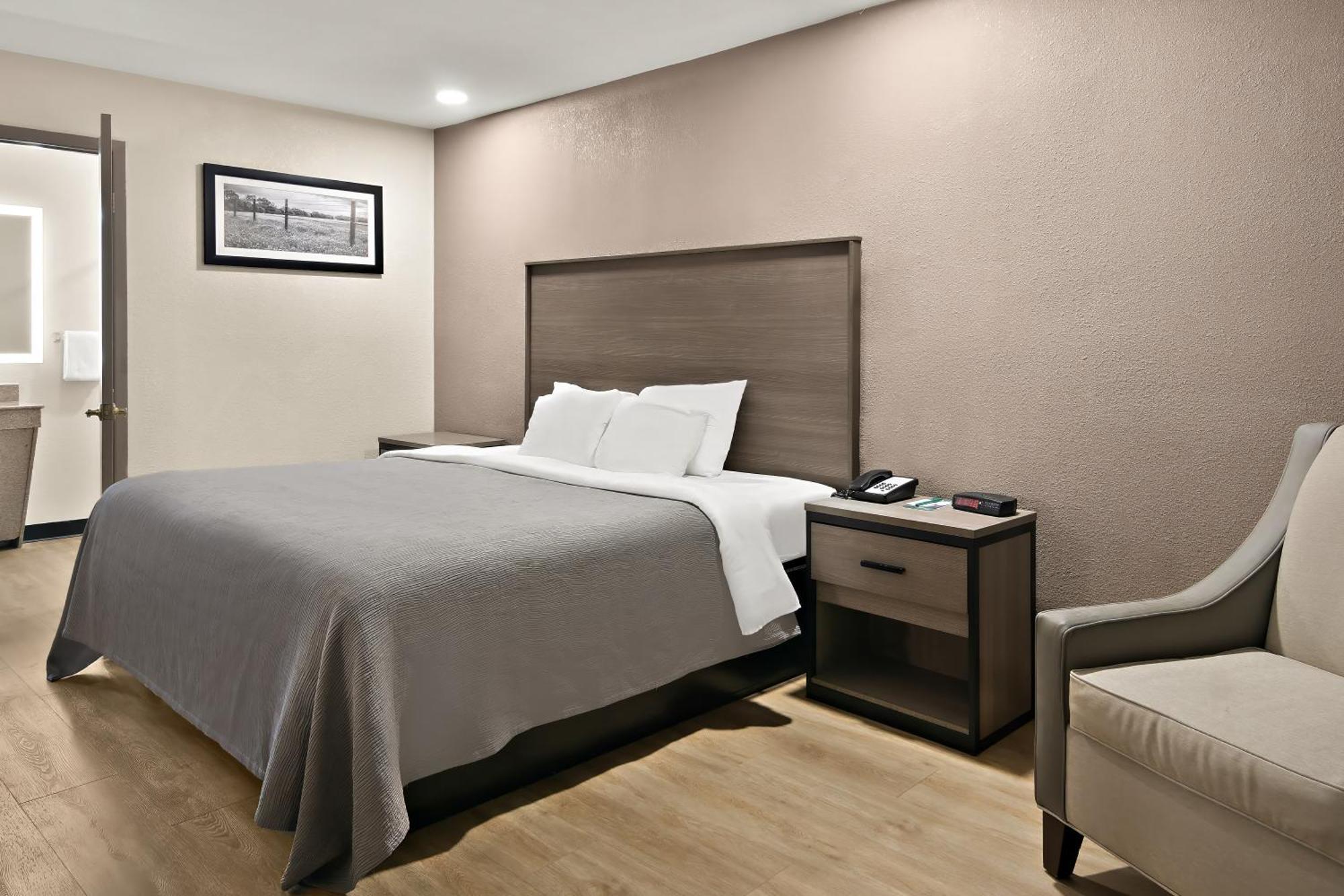 Quality Inn & Suites Weatherford Exteriör bild